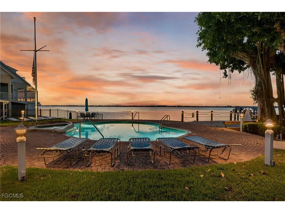 821 James Street Fort Myers FL 33916 2025019480 image43