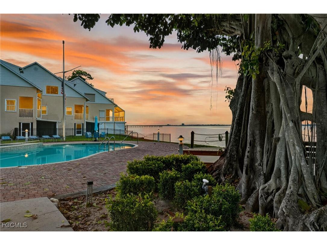 821 James Street Fort Myers FL 33916 2025019480 image44