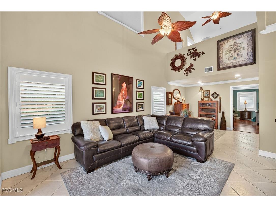 821 James Street Fort Myers FL 33916 2025019480 image5