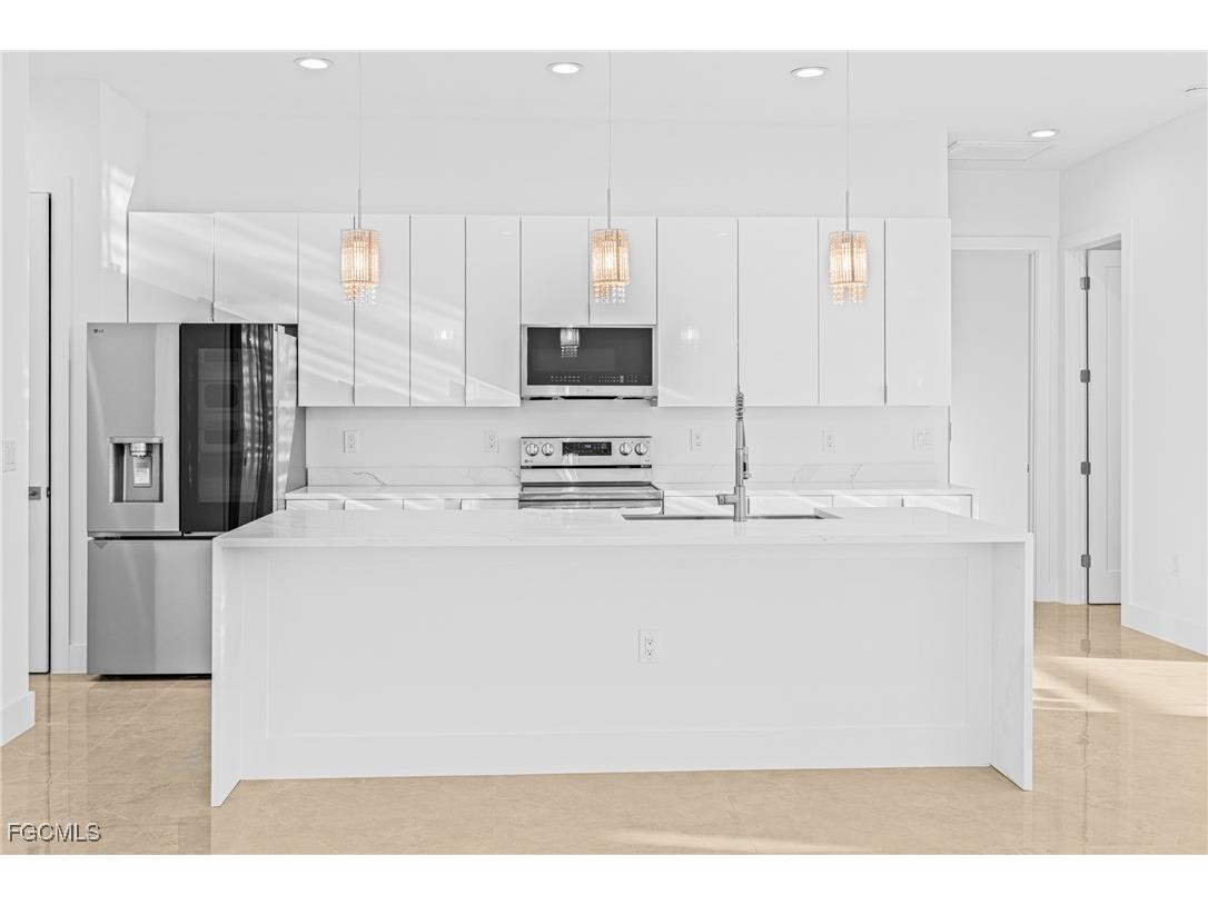 821 NW 37th Place Cape Coral FL 33993 2025013846 image14