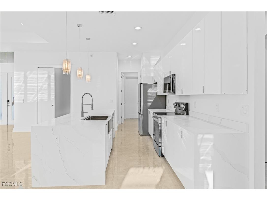 821 NW 37th Place Cape Coral FL 33993 2025013846 image17