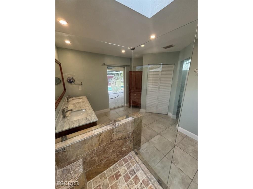 8216 New Jersey Boulevard Fort Myers FL 33967 2025006403 image10