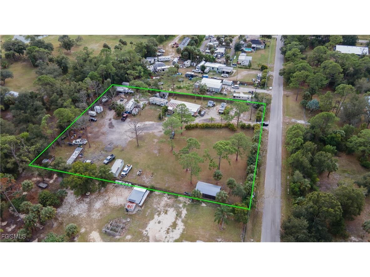 8219 Bartholomew Drive North Fort Myers FL 33917 2025024159 image2