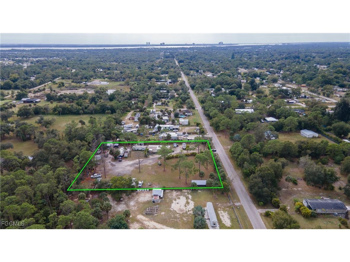 8219 Bartholomew Drive North Fort Myers FL 33917 2025024159 image3