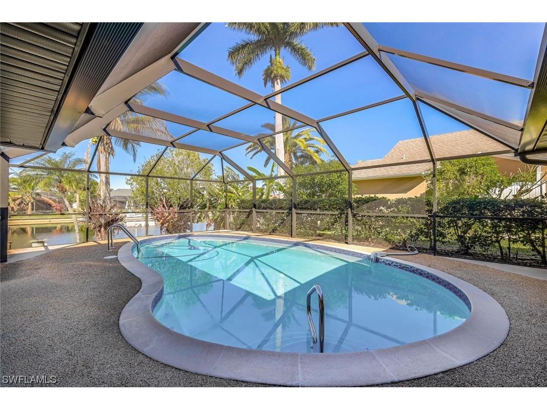 822 SE 21st Avenue Cape Coral FL 33990 224018136 image1