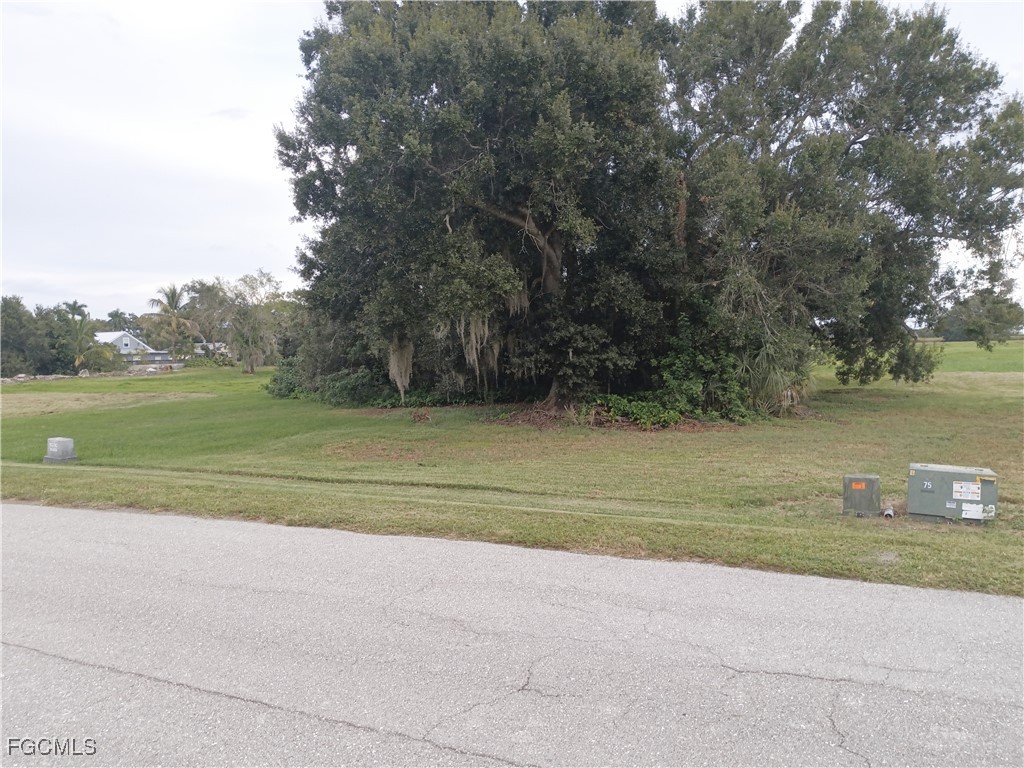 822 Thatcher Boulevard Moore Haven FL 33471 2025012398 image2