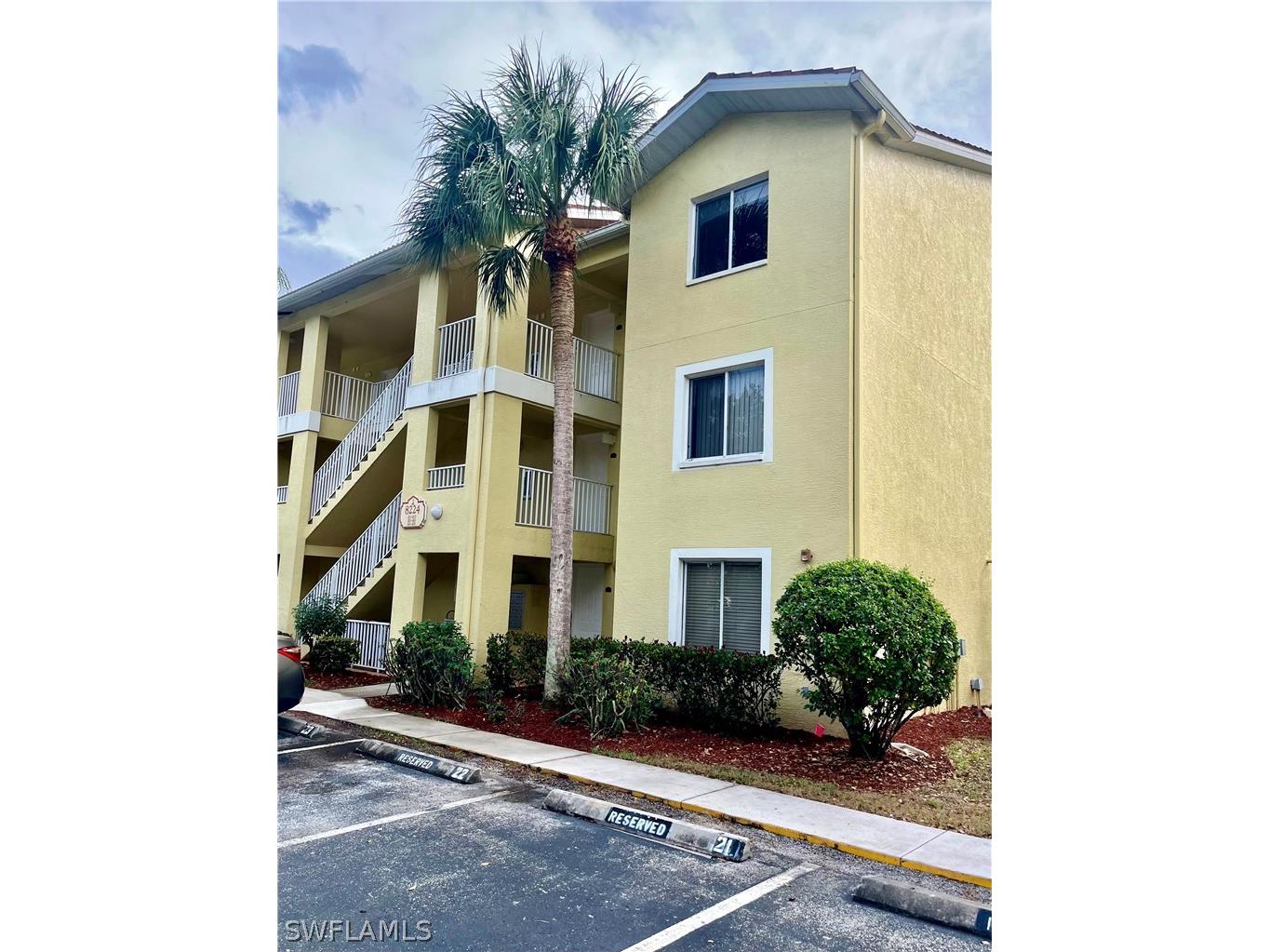 8224 Key Royal Circle #211 Naples FL 34119 226006877 image1