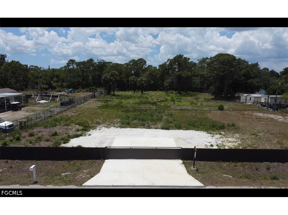8226 Grady Drive North Fort Myers FL 33917 2026021021 image2