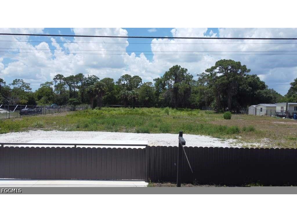 8226 Grady Drive North Fort Myers FL 33917 2026021021 image3