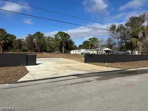 8226 Grady Drive North Fort Myers FL 33917 2026021021 image5