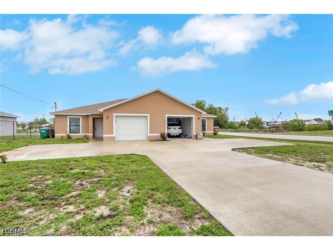 823/825 Cultural Park Boulevard S Cape Coral FL 33990 2026021138 image1