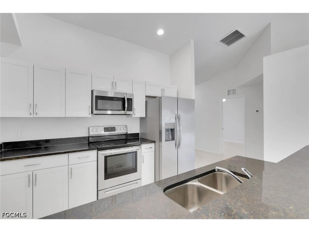 823/825 Cultural Park Boulevard S Cape Coral FL 33990 2026021138 image7