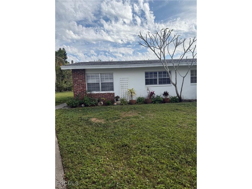 823 Courtington Lane #1 Fort Myers FL 33919 2026004754 image2