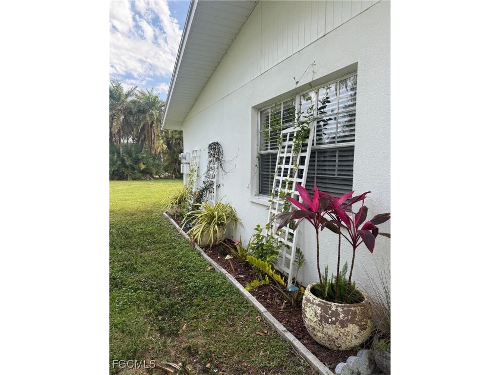 823 Courtington Lane #1 Fort Myers FL 33919 2026004754 image3