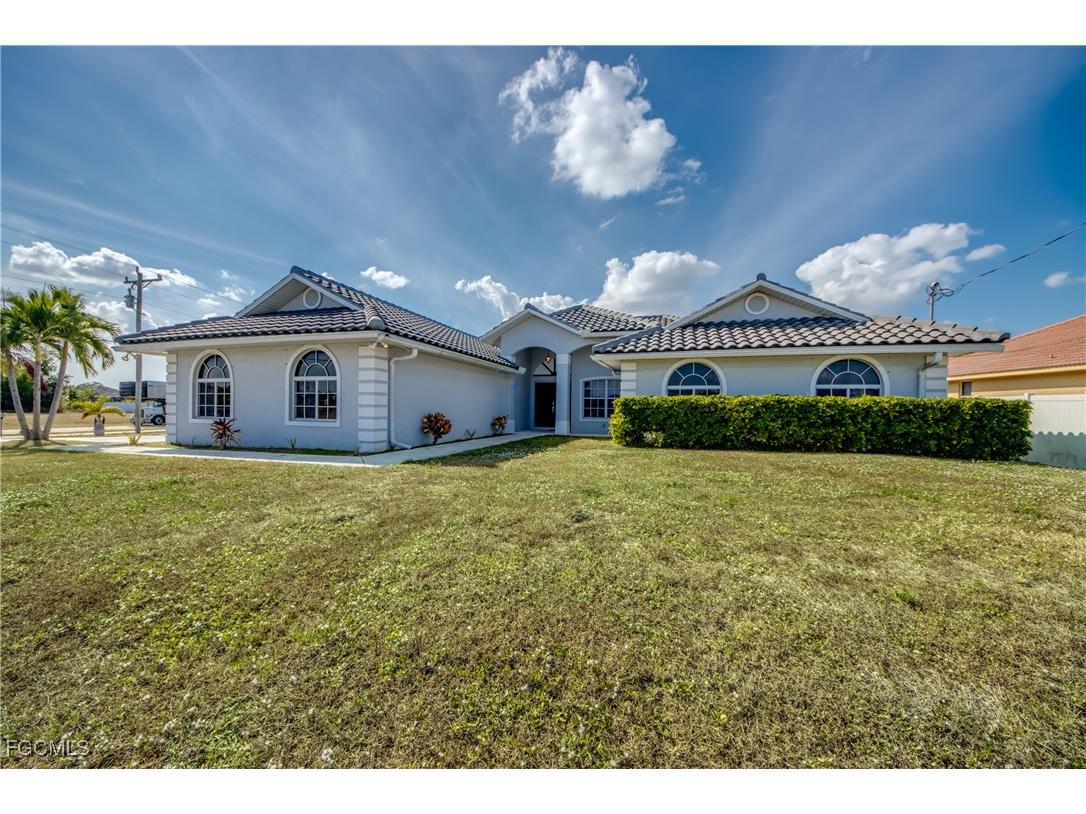 823 SW 10th Street Cape Coral FL 33991 2025020097 image1