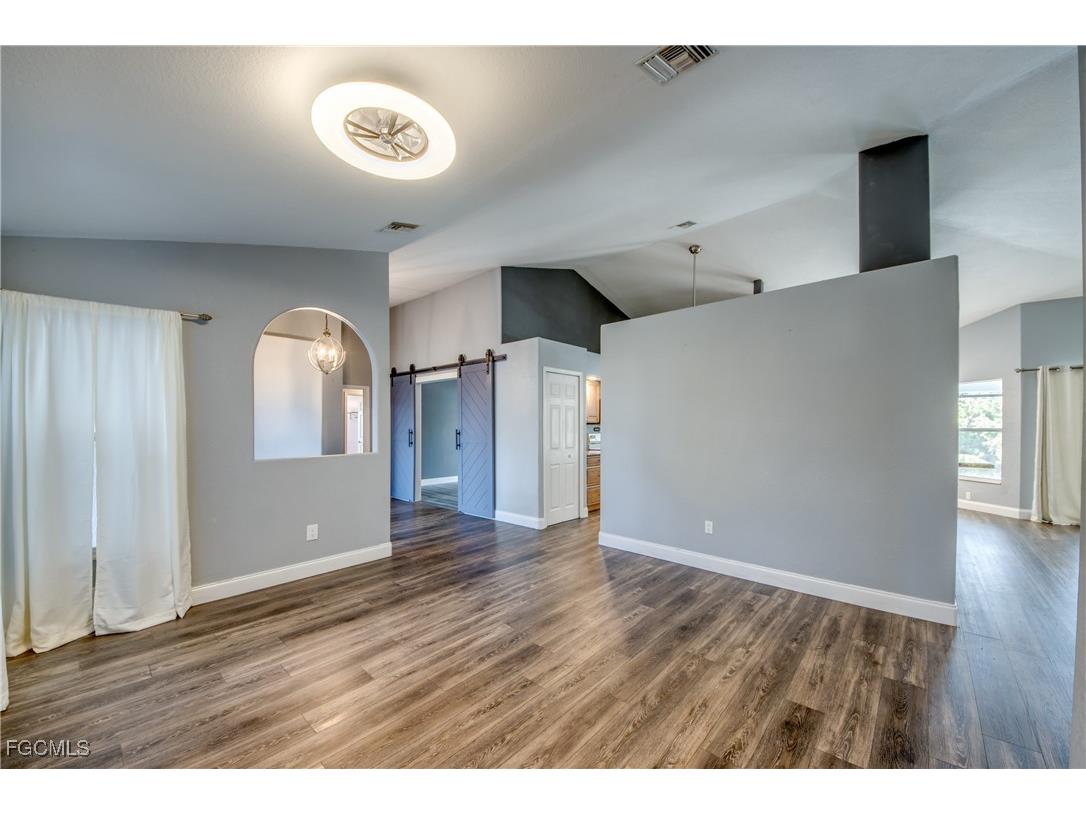 823 SW 10th Street Cape Coral FL 33991 2025020097 image13