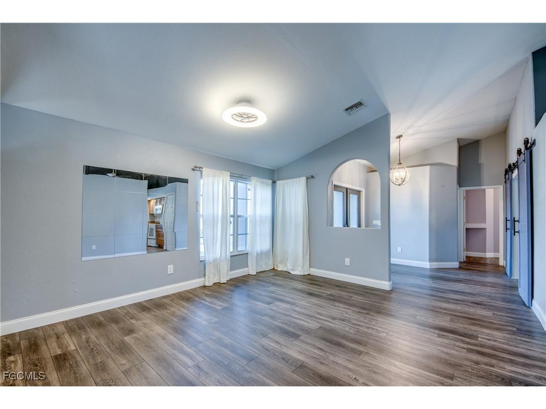 823 SW 10th Street Cape Coral FL 33991 2025020097 image14