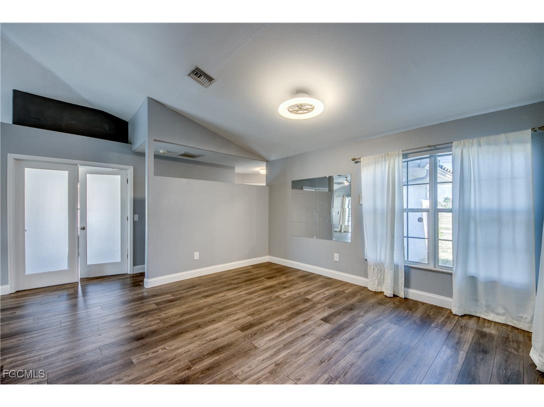 823 SW 10th Street Cape Coral FL 33991 2025020097 image15