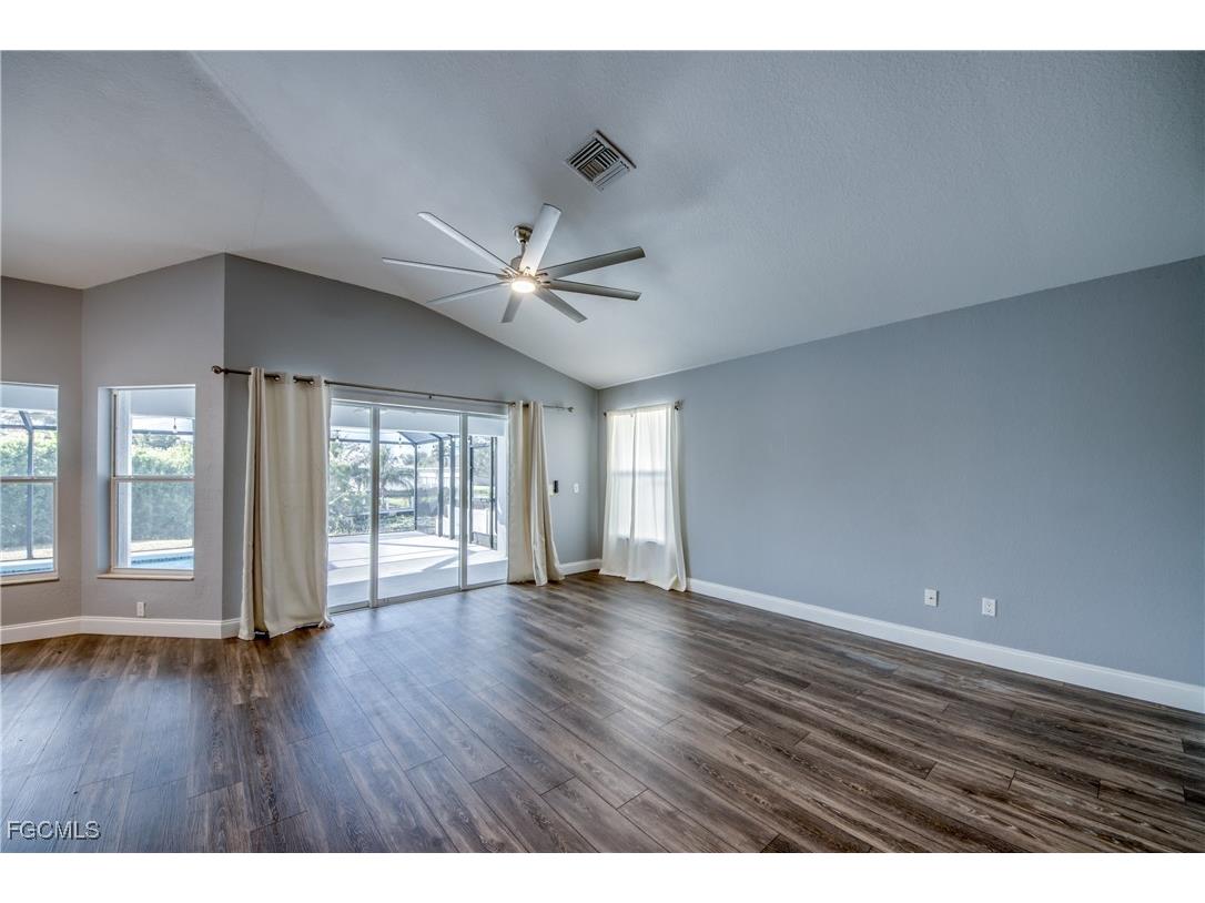 823 SW 10th Street Cape Coral FL 33991 2025020097 image16