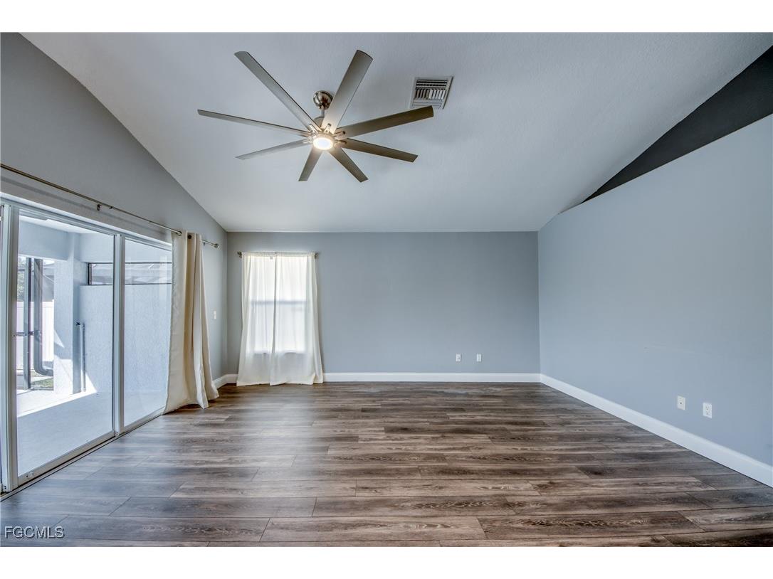 823 SW 10th Street Cape Coral FL 33991 2025020097 image17