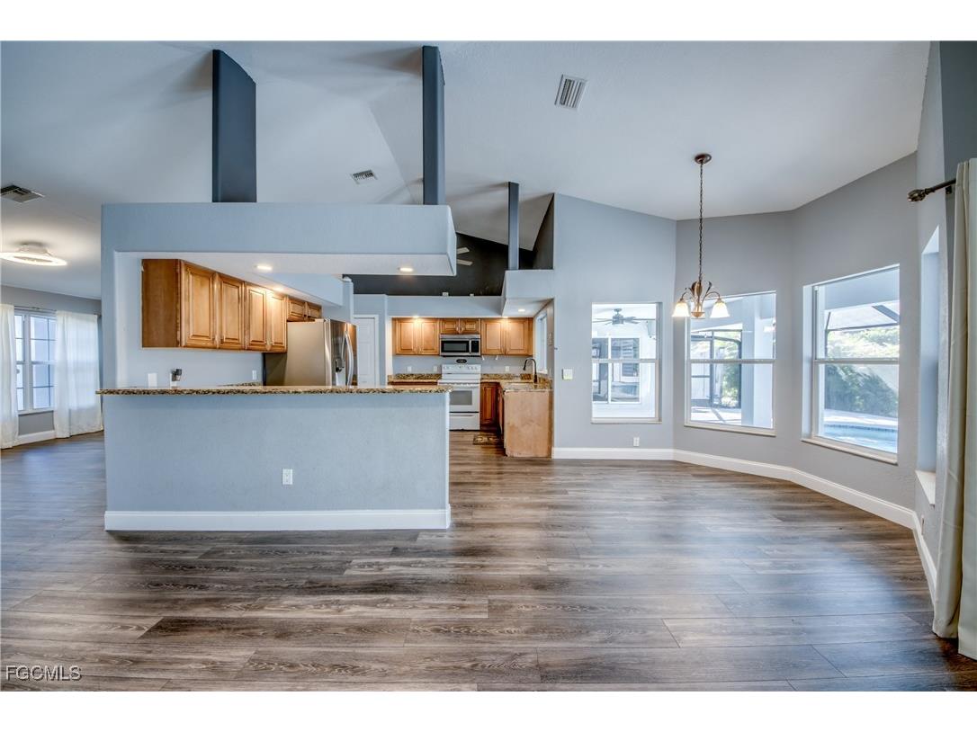 823 SW 10th Street Cape Coral FL 33991 2025020097 image19