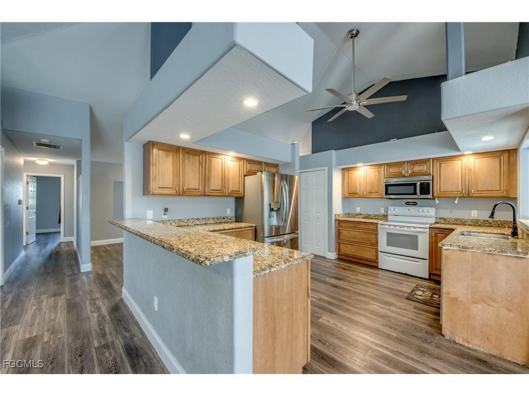 823 SW 10th Street Cape Coral FL 33991 2025020097 image22