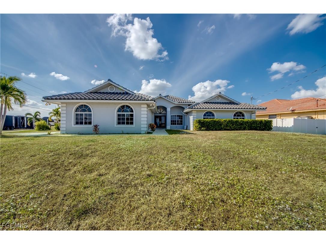823 SW 10th Street Cape Coral FL 33991 2026006449 image1