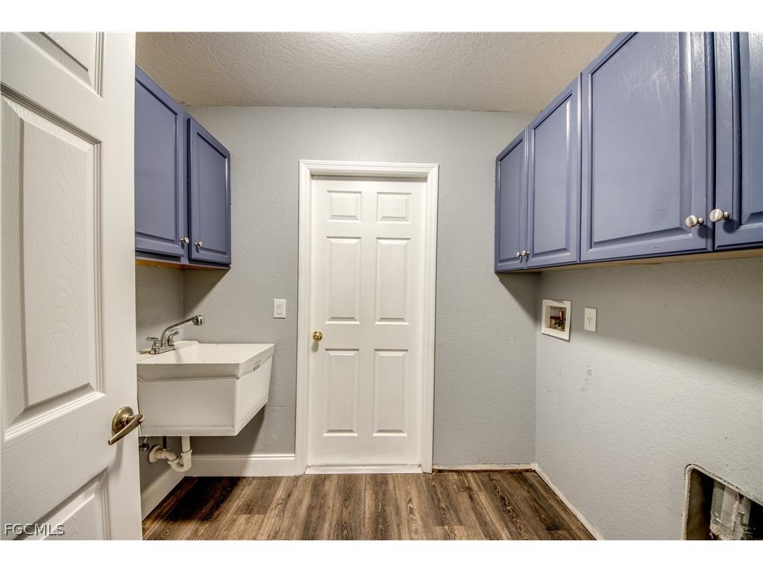 823 SW 10th Street Cape Coral FL 33991 2026006449 image36