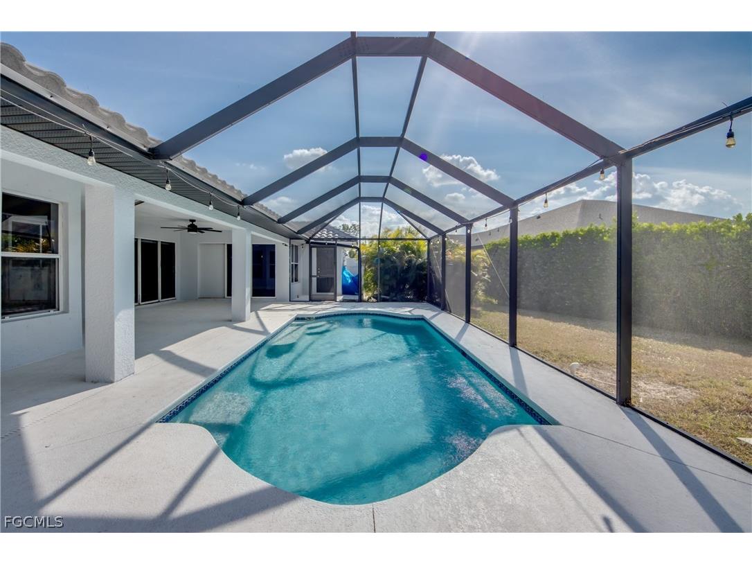 823 SW 10th Street Cape Coral FL 33991 2026006449 image38
