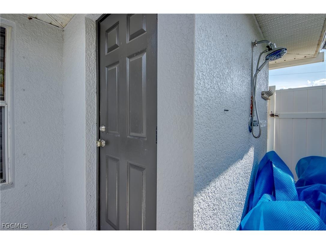 823 SW 10th Street Cape Coral FL 33991 2026006449 image44