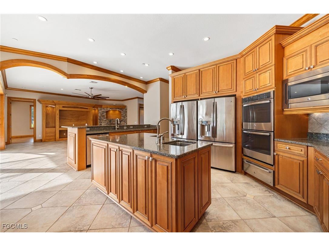 8230 Hunters Glen Circle North Fort Myers FL 33917 2025015996 image14