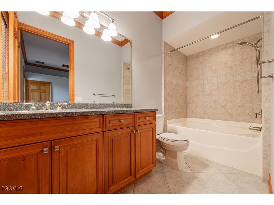 8230 Hunters Glen Circle North Fort Myers FL 33917 2025015996 image28