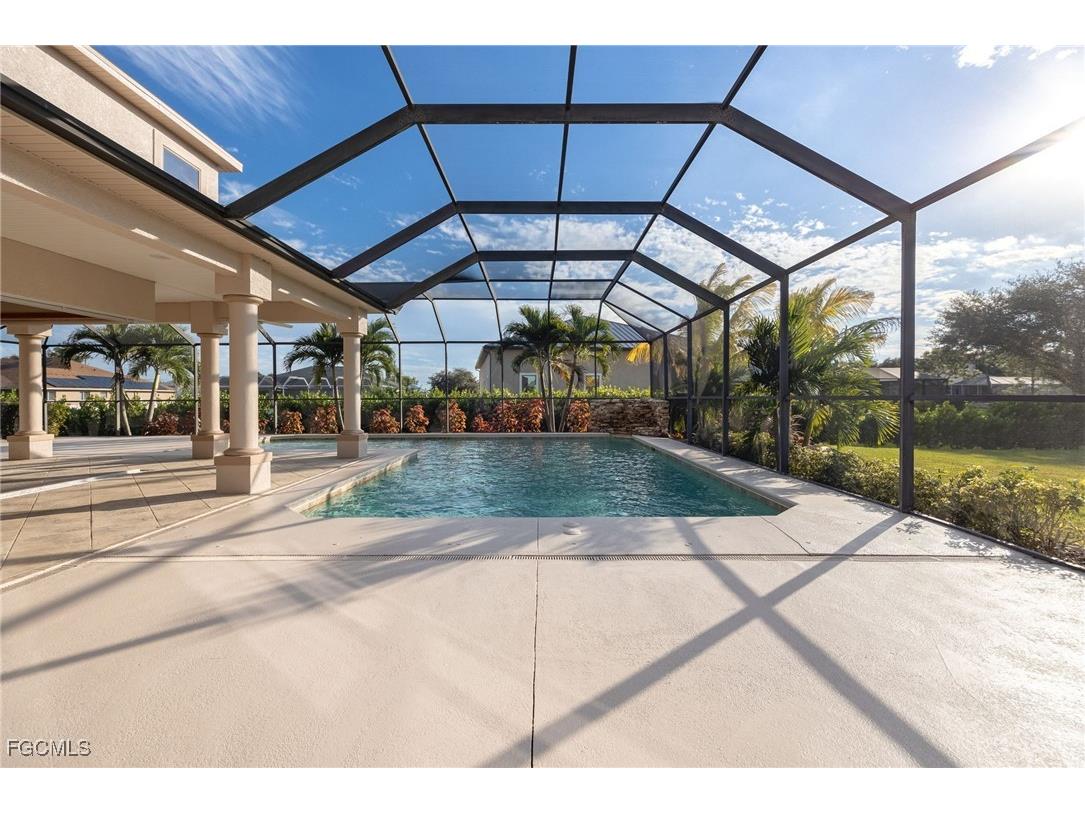 8230 Hunters Glen Circle North Fort Myers FL 33917 2025015996 image39