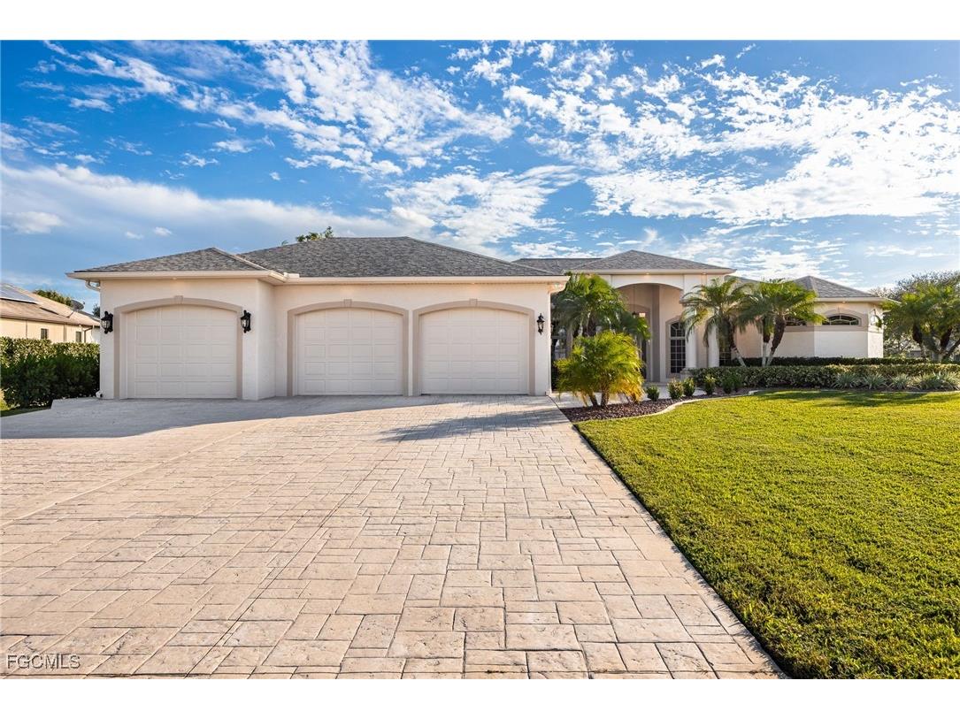 8230 Hunters Glen Circle North Fort Myers FL 33917 2025015996 image49