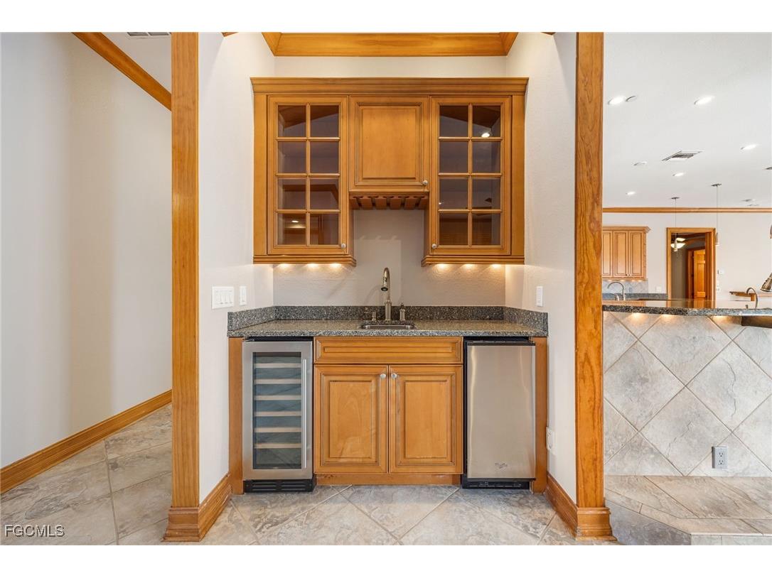 8230 Hunters Glen Circle North Fort Myers FL 33917 2025015996 image7