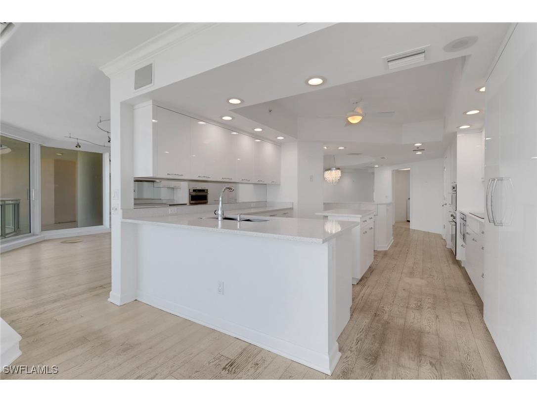 8231 Bay Colony Drive #602 Naples FL 34108 225044928 image4