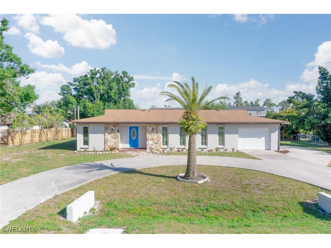 8236 San Carlos Boulevard Fort Myers FL 33967 224032744 image1