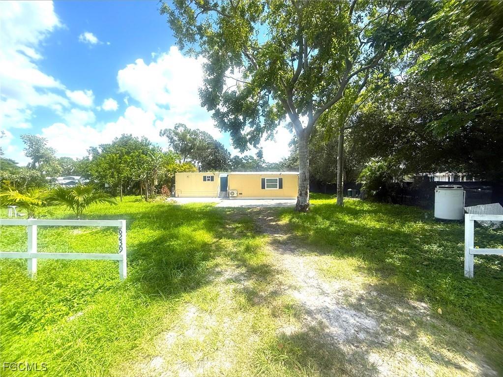 8239 Suncoast Drive North Fort Myers FL 33917 2025007921 image1