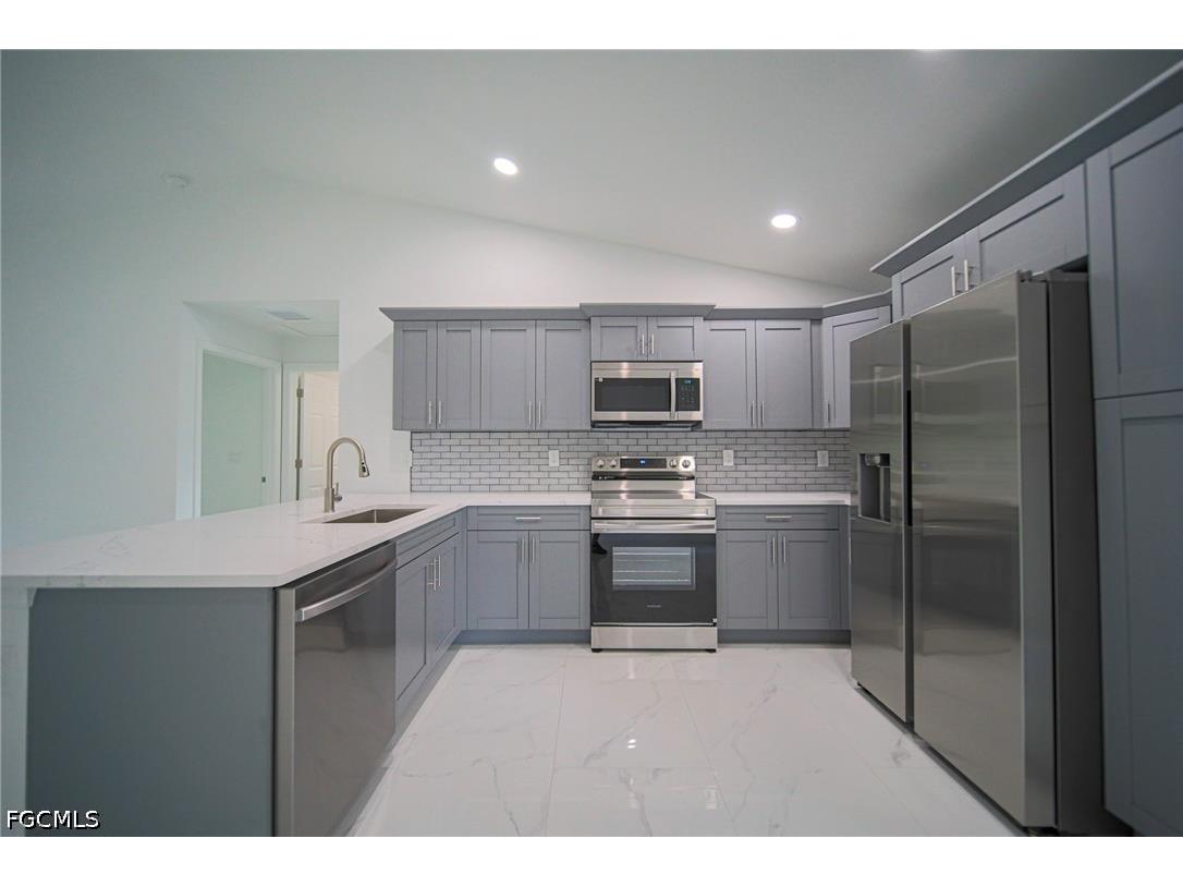 824 Carpenter Street E Lehigh Acres FL 33974 2026016420 image4