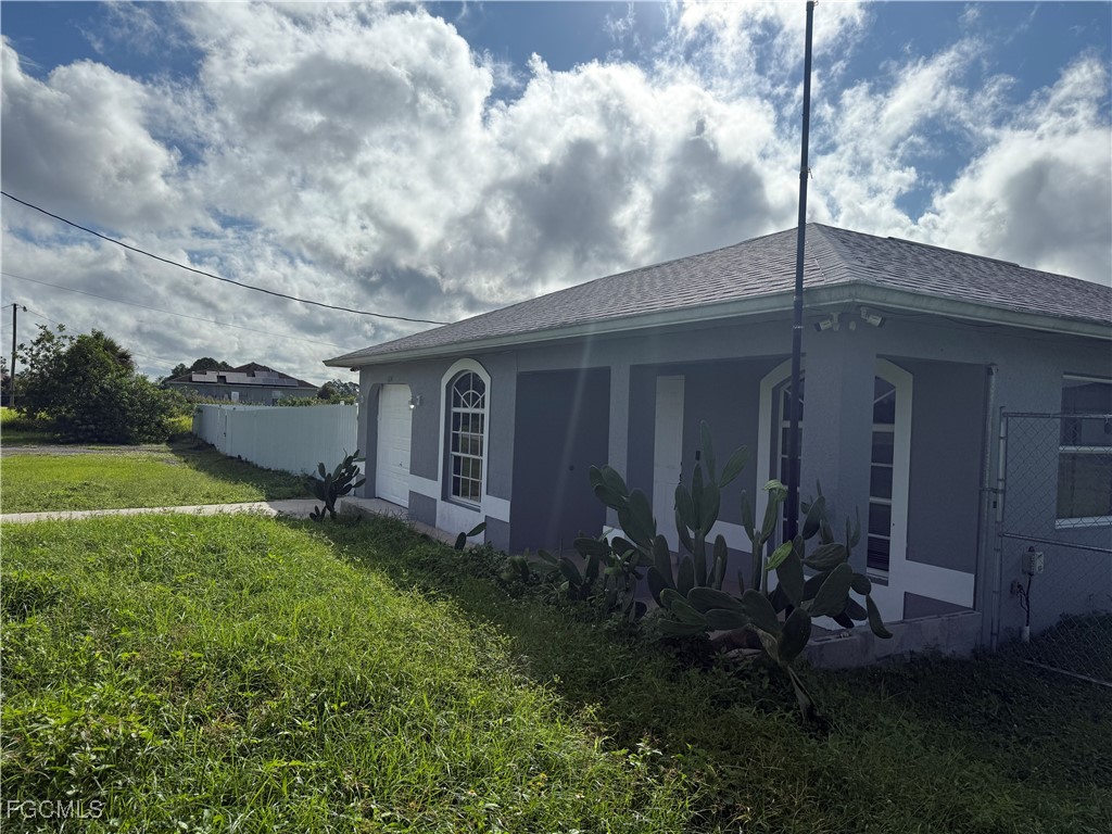 824 Lamar Street E Lehigh Acres FL 33974 2025014117 image2