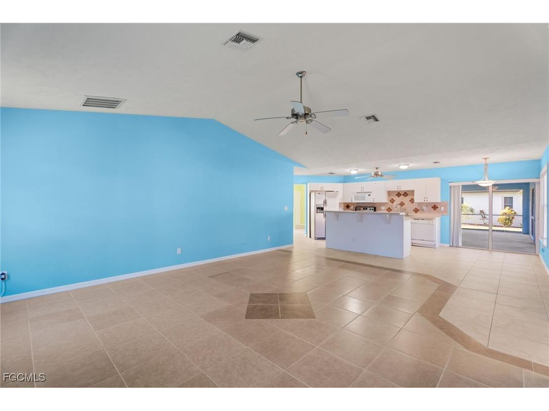 824 SE 3rd Place Cape Coral FL 33990 2025006610 image10
