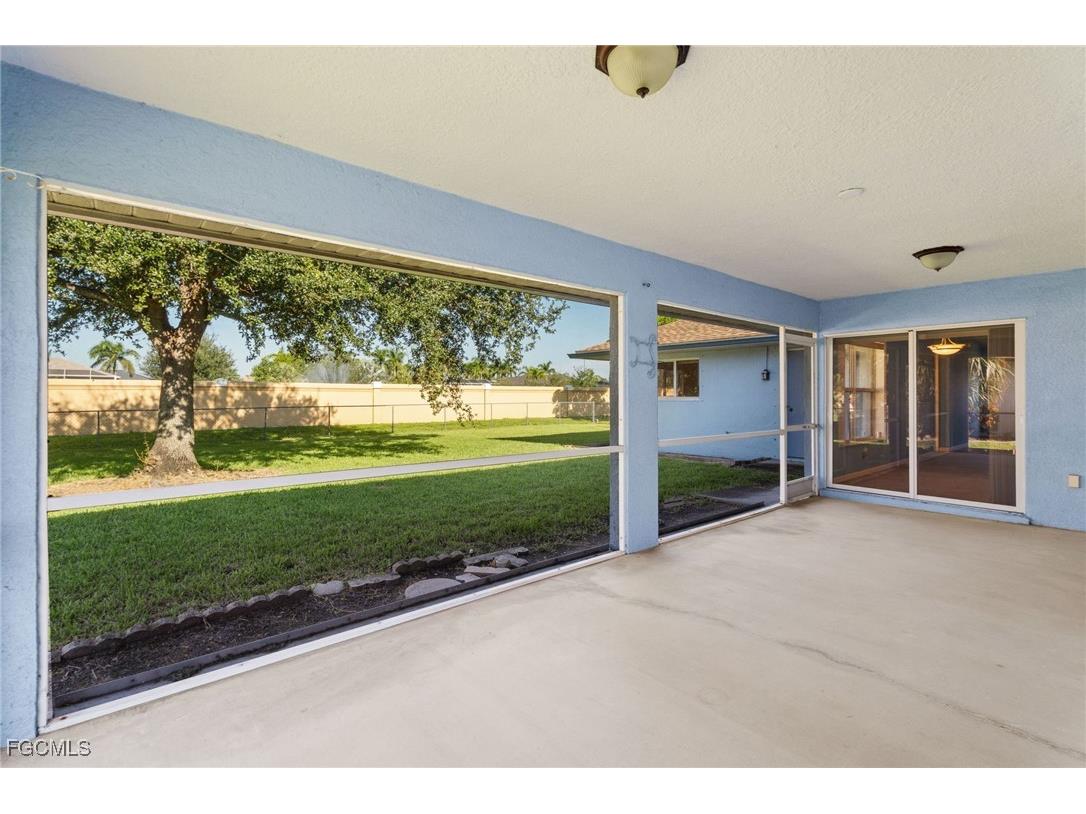 824 SE 3rd Place Cape Coral FL 33990 2025006610 image17