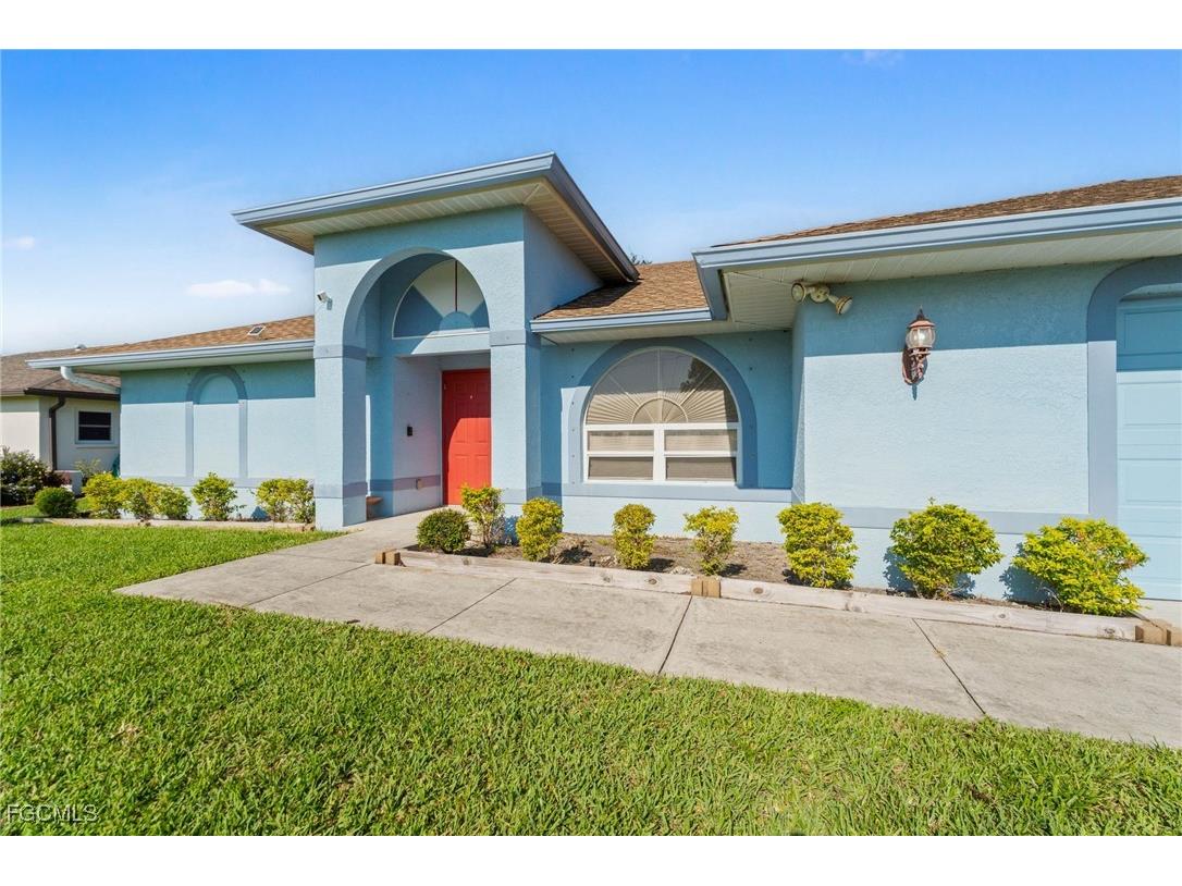 824 SE 3rd Place Cape Coral FL 33990 2025006610 image2