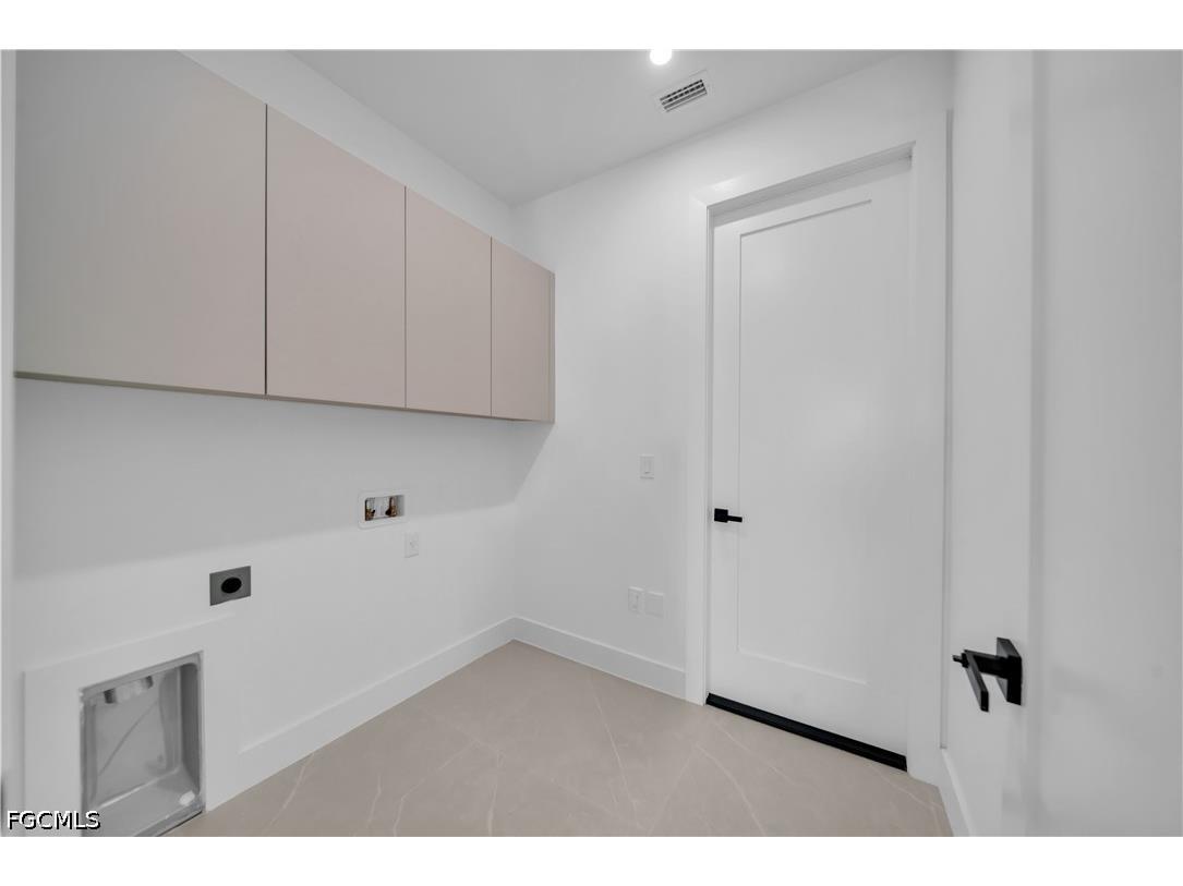 824 SW 15th Street Cape Coral FL 33991 2026029575 image10
