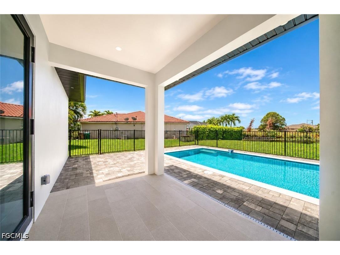 824 SW 15th Street Cape Coral FL 33991 2026029575 image2