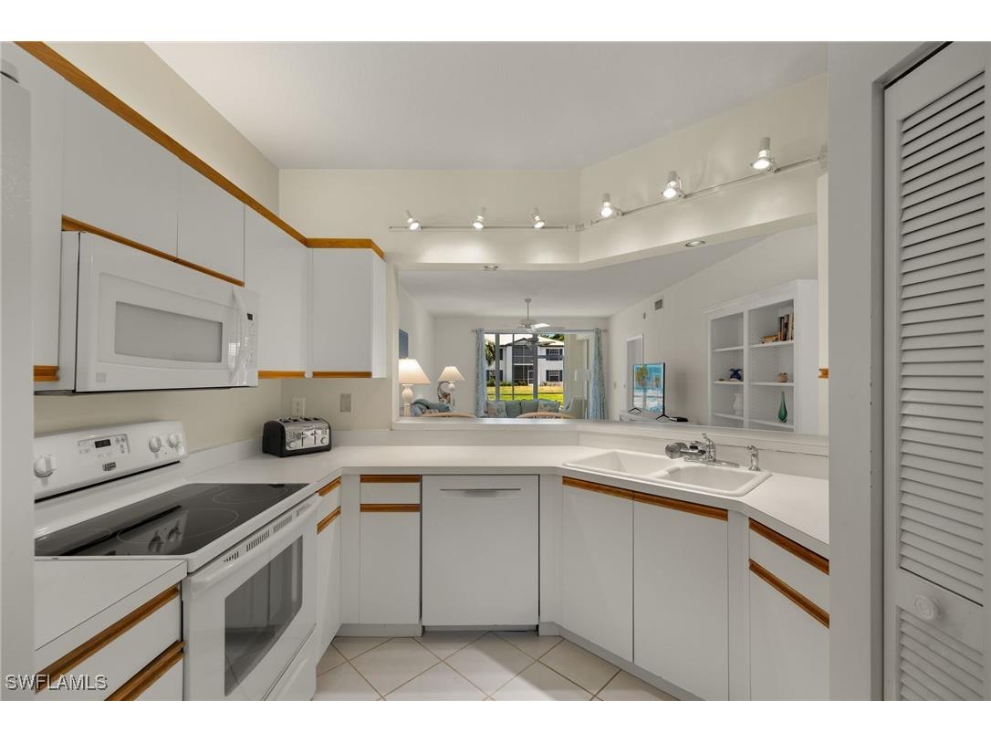 824 Tanbark Drive #104 Naples FL 34108 225066340 image5