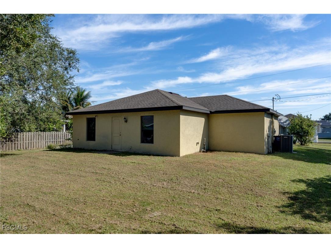 824 Umber Drive Fort Myers FL 33913 2025021908 image5