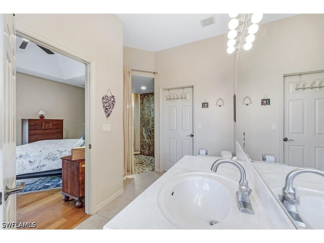8241 Laurel Lakes Boulevard Naples FL 34119 226020038 image10