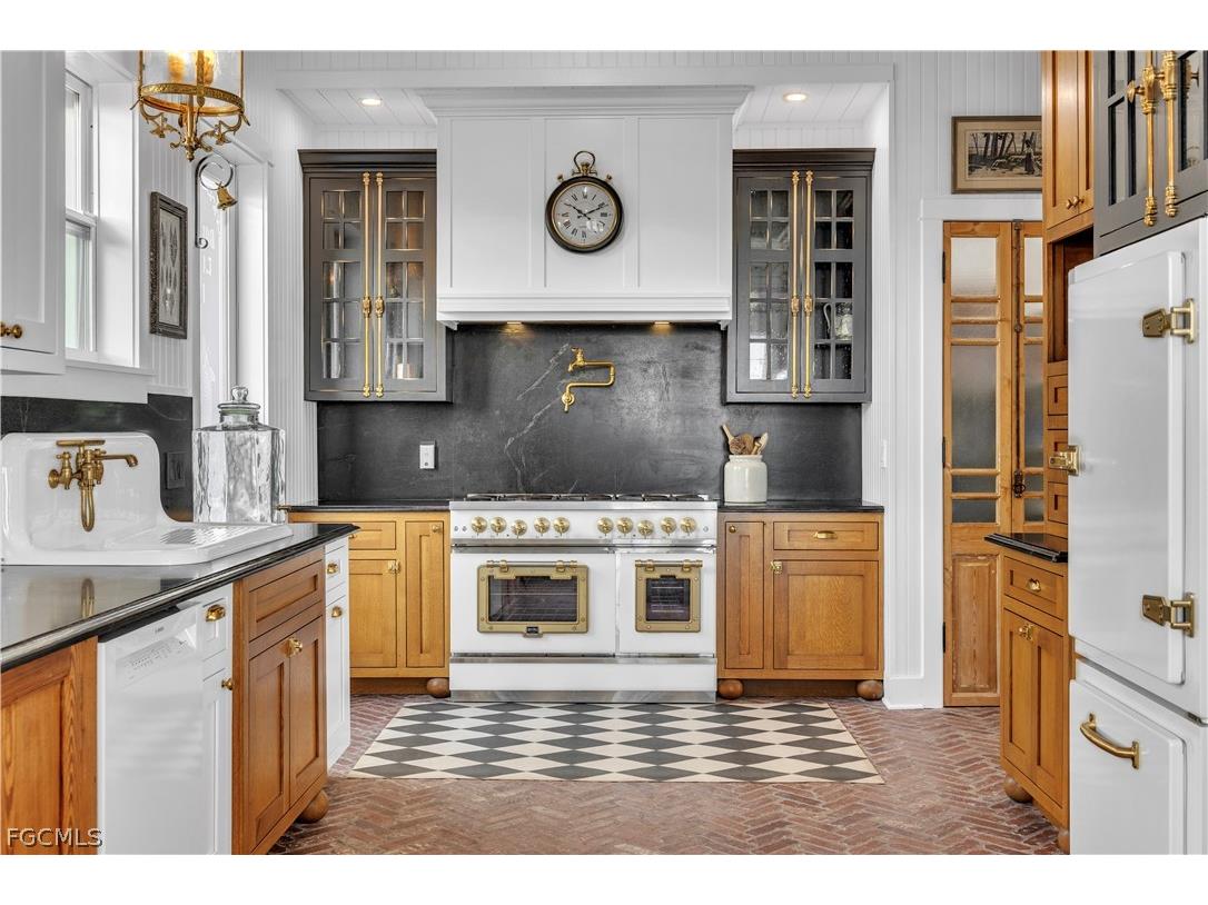 8241 Main Street Bokeelia FL 33922 2026009400 image19