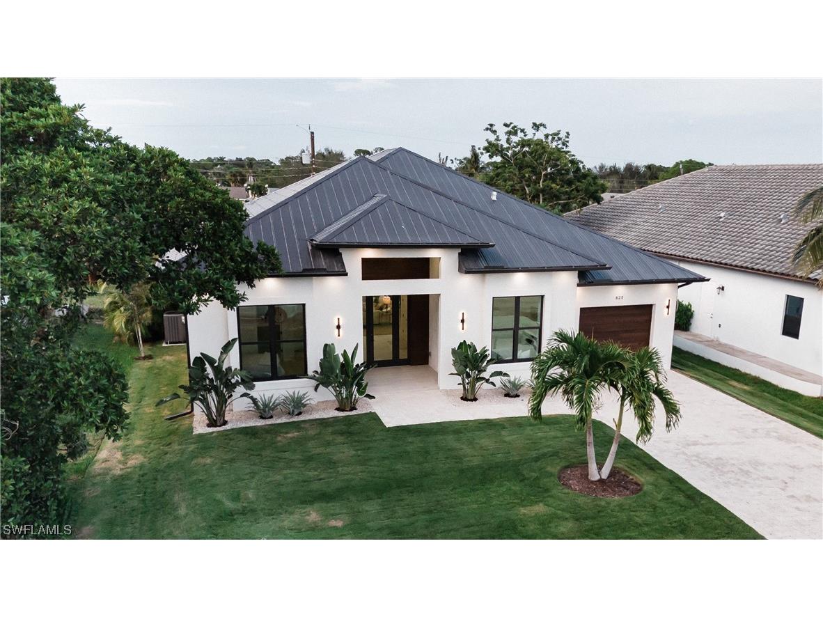 825 105th Avenue N Naples FL 34108 223068492 image1